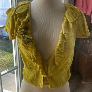 Yellow Ruffled Women's spring short sleeve sweater